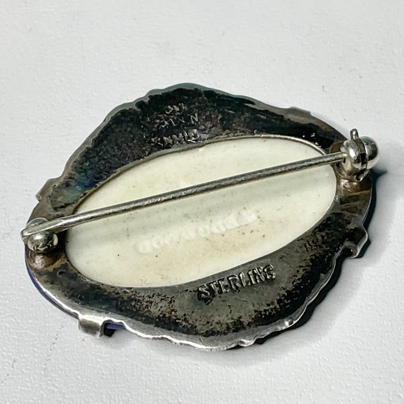 Vintage Birks Sterling Wedgwood Brooch w/Box - Picture 6 of 9